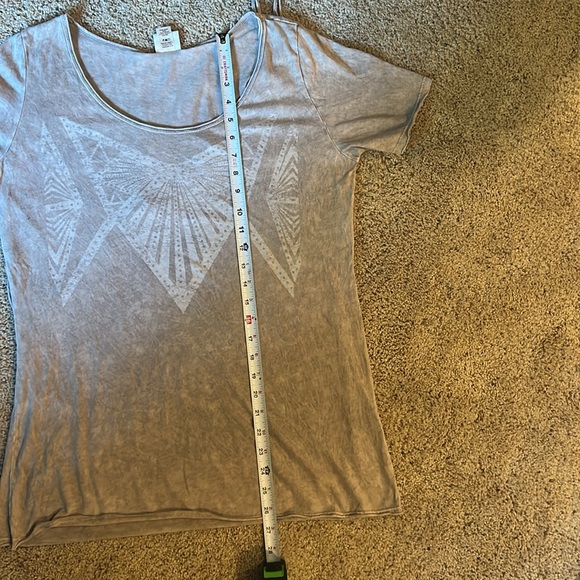 Daytrip top with fun back! - Picture 9 of 11